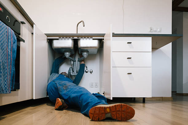 Professional Emergency Plumber technician working in Oran, MO